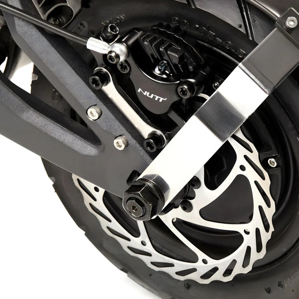 Powerful Logan 2-Piston Hydraulic Brakes