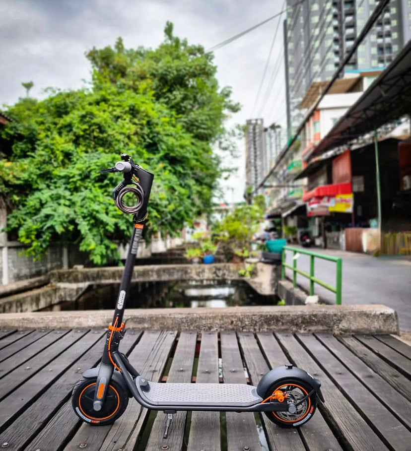 How to ride a Segway Ninebot scooter: A step-by-step guide for beginners