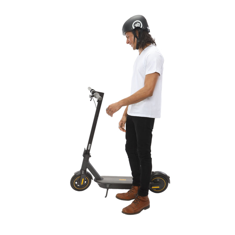 Certified Pre-Owned Segway Ninebot Max G30P Long Range Electric Scooter Canada - 350W / 65km Range / 30km/h Top Speed