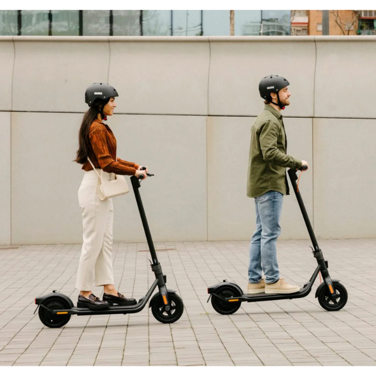 Segway Ninebot F2 Pro Electric Scooter - Performance Commuter Scooter Canada | 32km/hr Speed / 55km Range / 17.7kg / 450W