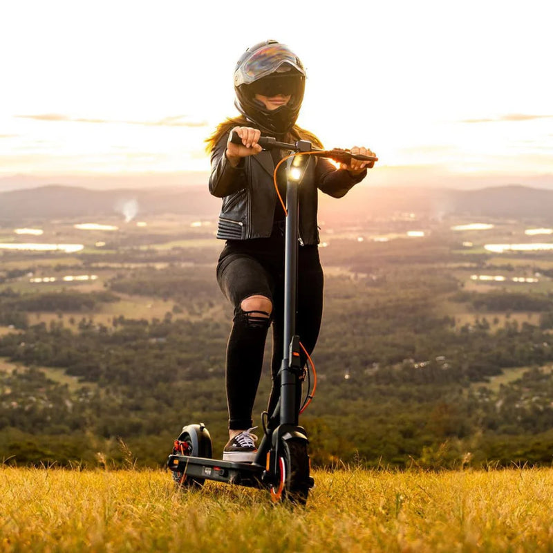 Inmotion Climber Electric Scooter – 38km/hr Speed / 56km Range / 20.76kg / 900W | Best Electric Scooter for Hills Canada